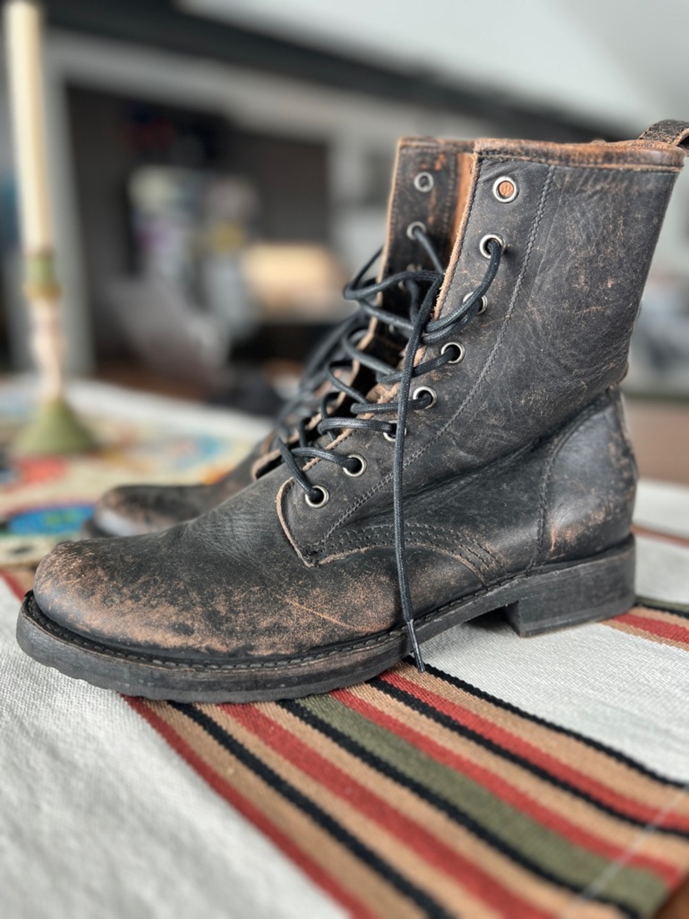 Frye Women’s Veronica Black Leather Distressed Combat Boot Size 9b